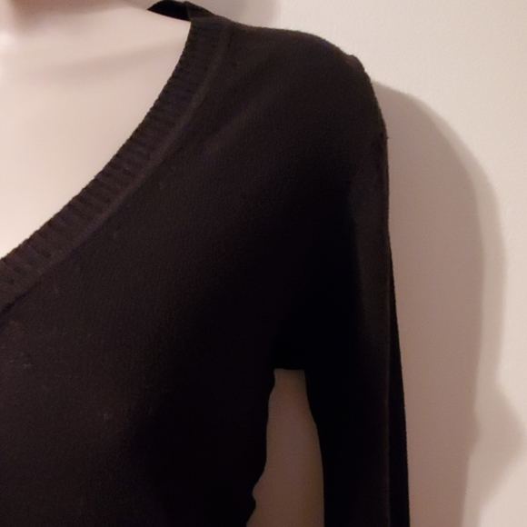 DONATING! Gorgeous H&M Fitted Sweater Small - Picture 3 of 5